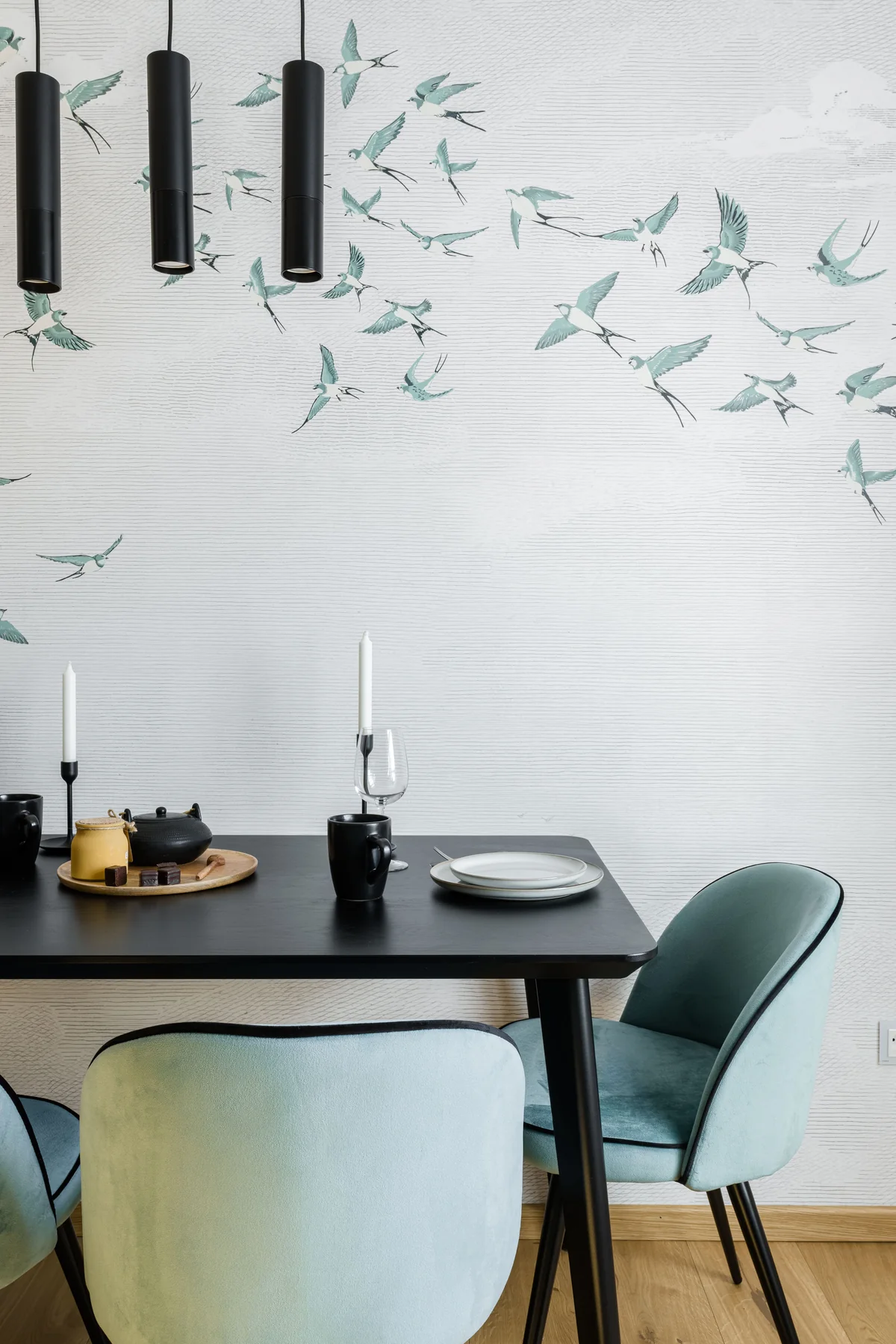 Glam Autumn — Dining area with botanical wallpaper